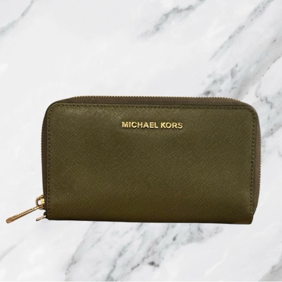 Michael Kors Dark Green Pebbled Leather Jet Set Travel Phone Wallet Zip Case - Picture 1 of 9
